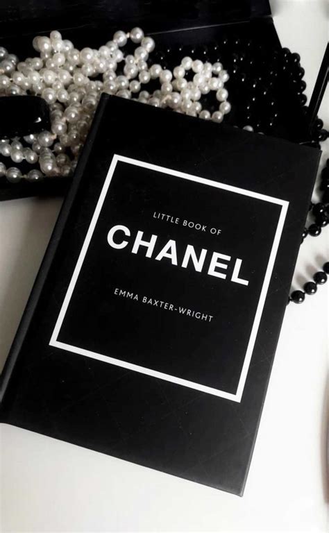 chanel knjiga|The little book of Chanel .